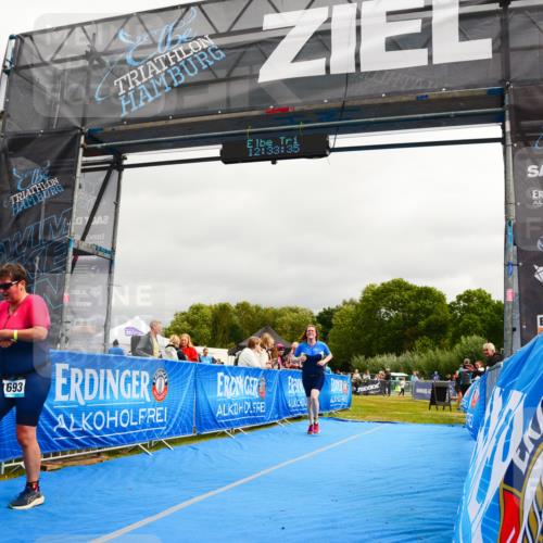 30.08.2026 - Elbe Triathlon Hamburg LAZAROV Photography http://msf.ph/oto/10089216 30.08.2026 12:33:36 Ziel 1651, 1693 meine-sportfotos.de