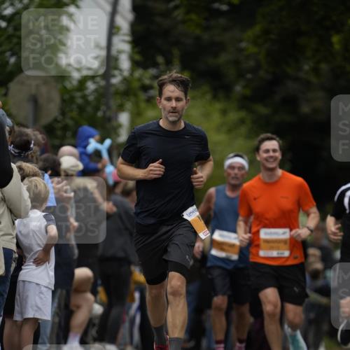 30.08.2026 - Blankeneser Heldenlauf Patografie http://msf.ph/oto/10089226 30.08.2026 11:49:52 Ziel 2054, 2178, 2617, 2674 meine-sportfotos.de