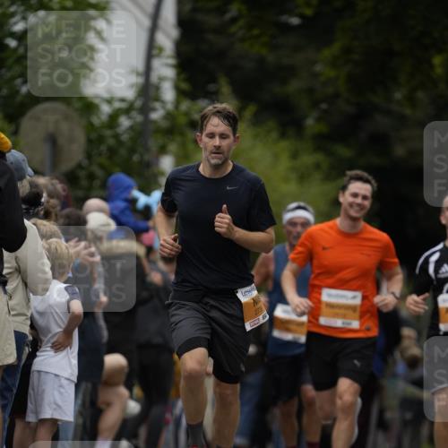 30.08.2026 - Blankeneser Heldenlauf Patografie http://msf.ph/oto/10089228 30.08.2026 11:49:53 Ziel 2054, 2178, 2617, 2674, 2739 meine-sportfotos.de