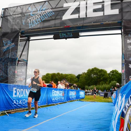 30.08.2026 - Elbe Triathlon Hamburg LAZAROV Photography http://msf.ph/oto/10089231 30.08.2026 12:33:49 Ziel 1592, 1627 meine-sportfotos.de
