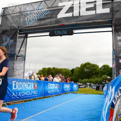 30.08.2026 - Elbe Triathlon Hamburg LAZAROV Photography http://msf.ph/oto/10089258 30.08.2026 12:33:56 Ziel 1592 meine-sportfotos.de