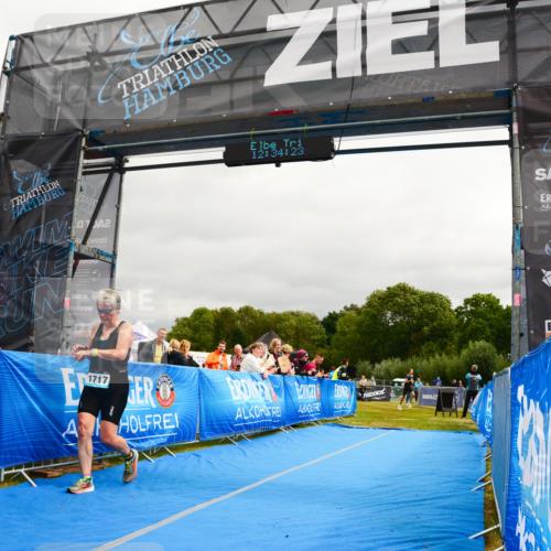30.08.2026 - Elbe Triathlon Hamburg LAZAROV Photography http://msf.ph/oto/10089260 30.08.2026 12:34:24 Ziel 1717 meine-sportfotos.de