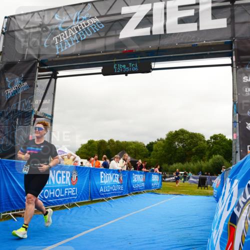 30.08.2026 - Elbe Triathlon Hamburg LAZAROV Photography http://msf.ph/oto/10089285 30.08.2026 12:35:07 Ziel 1674, 1704 meine-sportfotos.de