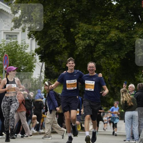 30.08.2026 - Blankeneser Heldenlauf Patografie http://msf.ph/oto/10089292 30.08.2026 11:50:44 Ziel 2105, 2149, 2150, 2544, 2712, 2732, 2881 meine-sportfotos.de