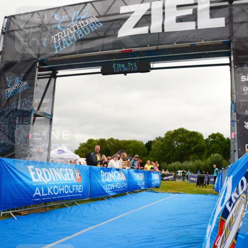 30.08.2026 - Elbe Triathlon Hamburg LAZAROV Photography http://msf.ph/oto/10089323 30.08.2026 12:36:14 Ziel 1740 meine-sportfotos.de