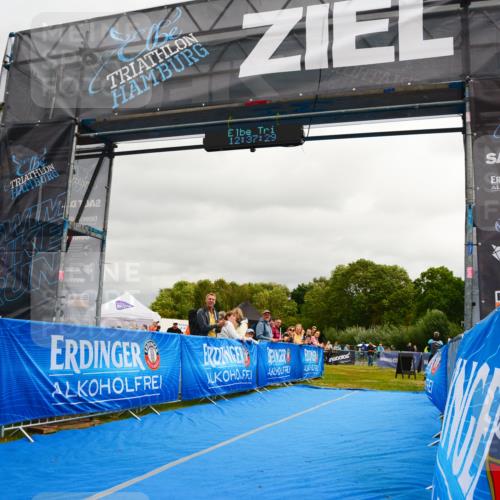 30.08.2026 - Elbe Triathlon Hamburg LAZAROV Photography http://msf.ph/oto/10089340 30.08.2026 12:37:29 Ziel 1736 meine-sportfotos.de