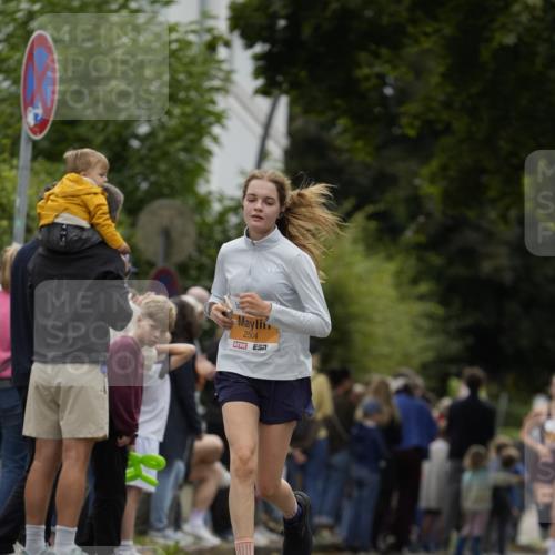 30.08.2026 - Blankeneser Heldenlauf Patografie http://msf.ph/oto/10089341 30.08.2026 11:51:13 Ziel 2158, 2159, 2504, 2799 meine-sportfotos.de