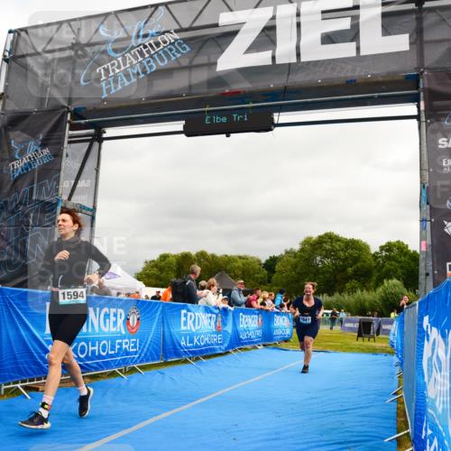 30.08.2026 - Elbe Triathlon Hamburg LAZAROV Photography http://msf.ph/oto/10089345 30.08.2026 12:38:38 Ziel 1594, 1641 meine-sportfotos.de