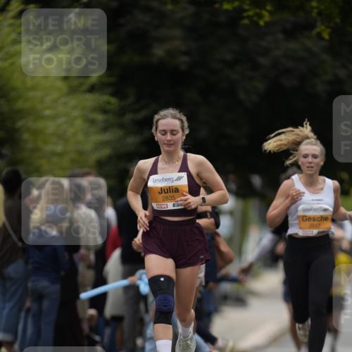30.08.2026 - Blankeneser Heldenlauf Patografie http://msf.ph/oto/10089350 30.08.2026 11:51:16 Ziel 2158, 2159, 2504, 2799 meine-sportfotos.de
