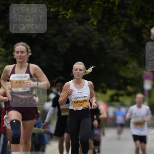 30.08.2026 - Blankeneser Heldenlauf Patografie http://msf.ph/oto/10089354 30.08.2026 11:51:18 Ziel 2158, 2159, 2504, 2799 meine-sportfotos.de