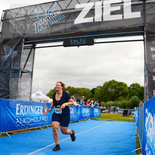 30.08.2026 - Elbe Triathlon Hamburg LAZAROV Photography http://msf.ph/oto/10089359 30.08.2026 12:38:40 Ziel 1594, 1641 meine-sportfotos.de