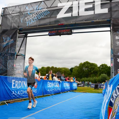 30.08.2026 - Elbe Triathlon Hamburg LAZAROV Photography http://msf.ph/oto/10089366 30.08.2026 12:38:50 Ziel 1724 meine-sportfotos.de