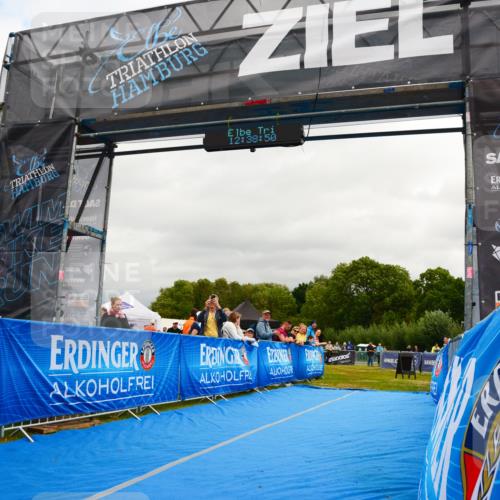 30.08.2026 - Elbe Triathlon Hamburg LAZAROV Photography http://msf.ph/oto/10089373 30.08.2026 12:38:50 Ziel 1724 meine-sportfotos.de