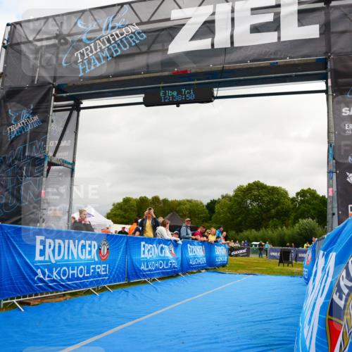 30.08.2026 - Elbe Triathlon Hamburg LAZAROV Photography http://msf.ph/oto/10089376 30.08.2026 12:38:51 Ziel 1724 meine-sportfotos.de