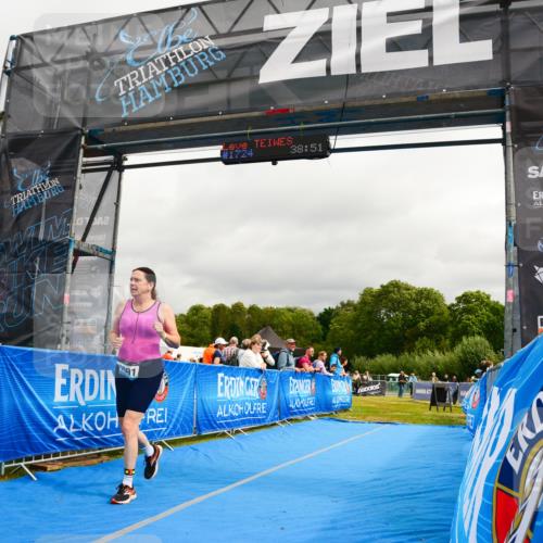 30.08.2026 - Elbe Triathlon Hamburg LAZAROV Photography http://msf.ph/oto/10089379 30.08.2026 12:39:47 Ziel 1691 meine-sportfotos.de