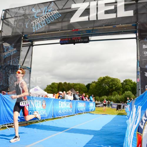 30.08.2026 - Elbe Triathlon Hamburg LAZAROV Photography http://msf.ph/oto/10089392 30.08.2026 12:39:59 Ziel 1677, 1723 meine-sportfotos.de