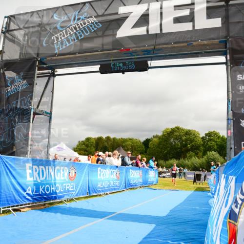 30.08.2026 - Elbe Triathlon Hamburg LAZAROV Photography http://msf.ph/oto/10089398 30.08.2026 12:40:00 Ziel 1677, 1723 meine-sportfotos.de