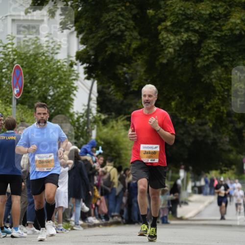 30.08.2026 - Blankeneser Heldenlauf Patografie http://msf.ph/oto/10089408 30.08.2026 11:52:00 Ziel 2221, 2223 meine-sportfotos.de