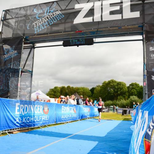 30.08.2026 - Elbe Triathlon Hamburg LAZAROV Photography http://msf.ph/oto/10089419 30.08.2026 12:40:01 Ziel 1677, 1723 meine-sportfotos.de