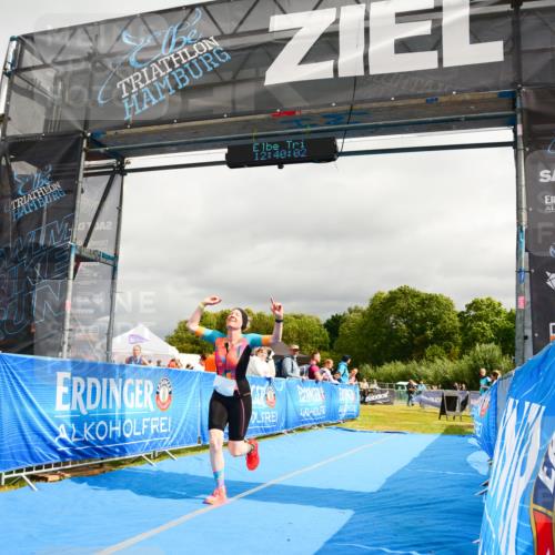 30.08.2026 - Elbe Triathlon Hamburg LAZAROV Photography http://msf.ph/oto/10089425 30.08.2026 12:40:03 Ziel 1677, 1723 meine-sportfotos.de