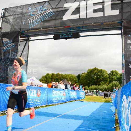 30.08.2026 - Elbe Triathlon Hamburg LAZAROV Photography http://msf.ph/oto/10089433 30.08.2026 12:40:04 Ziel 1677 meine-sportfotos.de
