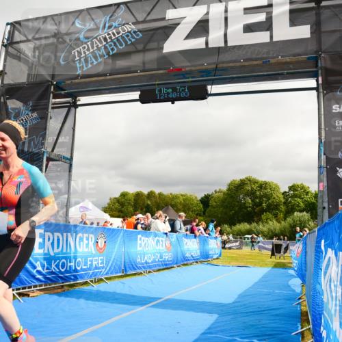 30.08.2026 - Elbe Triathlon Hamburg LAZAROV Photography http://msf.ph/oto/10089434 30.08.2026 12:40:04 Ziel 1677 meine-sportfotos.de