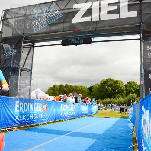 30.08.2026 - Elbe Triathlon Hamburg LAZAROV Photography http://msf.ph/oto/10089437 30.08.2026 12:40:04 Ziel 1677 meine-sportfotos.de