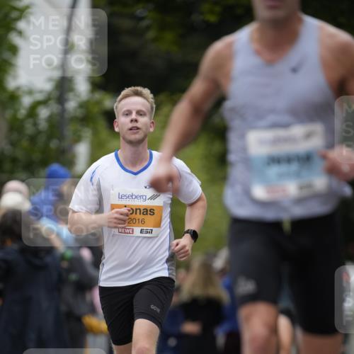 30.08.2026 - Blankeneser Heldenlauf Patografie http://msf.ph/oto/10089459 30.08.2026 11:52:40 Ziel 2016, 2911, 2944, 4456 meine-sportfotos.de