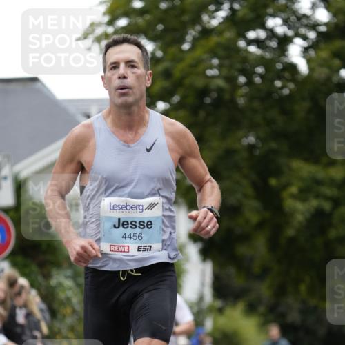 30.08.2026 - Blankeneser Heldenlauf Patografie http://msf.ph/oto/10089464 30.08.2026 11:52:42 Ziel 2016, 2911, 2944, 4456 meine-sportfotos.de