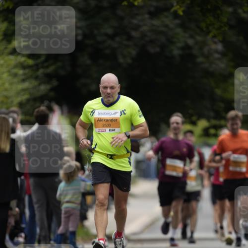 30.08.2026 - Blankeneser Heldenlauf Patografie http://msf.ph/oto/10089482 30.08.2026 11:52:49 Ziel 2016, 2635 meine-sportfotos.de