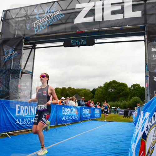 30.08.2026 - Elbe Triathlon Hamburg LAZAROV Photography http://msf.ph/oto/10089488 30.08.2026 12:41:11 Ziel 1726, 1752 meine-sportfotos.de