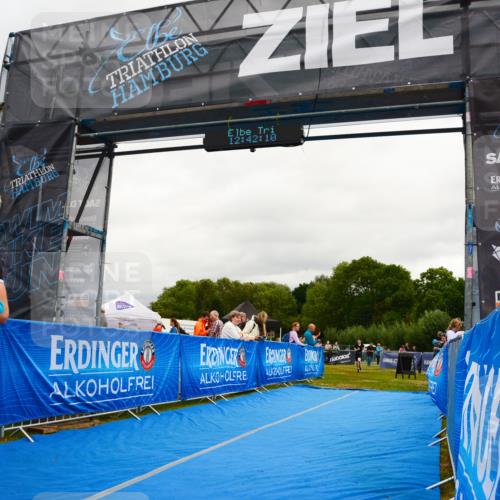 30.08.2026 - Elbe Triathlon Hamburg LAZAROV Photography http://msf.ph/oto/10089531 30.08.2026 12:42:11 Ziel 1727, 1746 meine-sportfotos.de