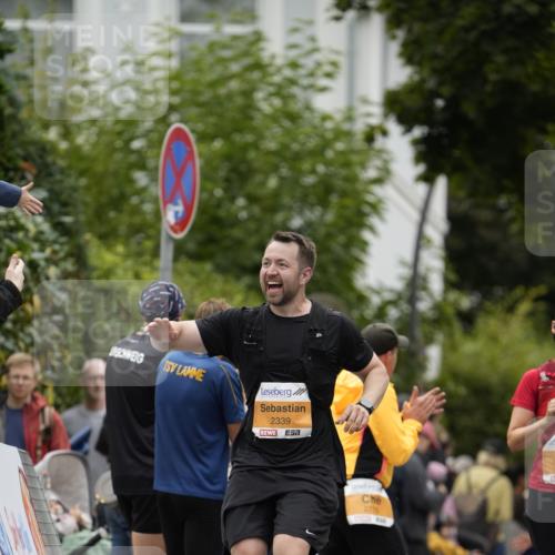 30.08.2026 - Blankeneser Heldenlauf Patografie http://msf.ph/oto/10089534 30.08.2026 11:53:20 Ziel 2004, 2339, 2404, 2453 meine-sportfotos.de