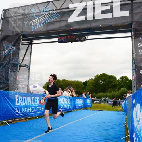 30.08.2026 - Elbe Triathlon Hamburg LAZAROV Photography http://msf.ph/oto/10089537 30.08.2026 12:42:17 Ziel 1727 meine-sportfotos.de