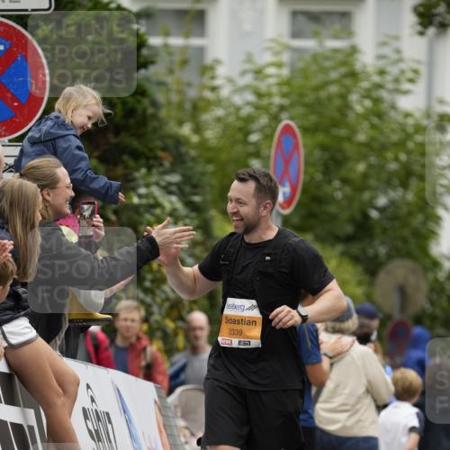 30.08.2026 - Blankeneser Heldenlauf Patografie http://msf.ph/oto/10089538 30.08.2026 11:53:21 Ziel 2004, 2339, 2404, 2453 meine-sportfotos.de