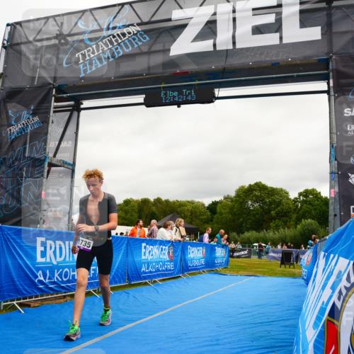 30.08.2026 - Elbe Triathlon Hamburg LAZAROV Photography http://msf.ph/oto/10089553 30.08.2026 12:42:44 Ziel 1735 meine-sportfotos.de