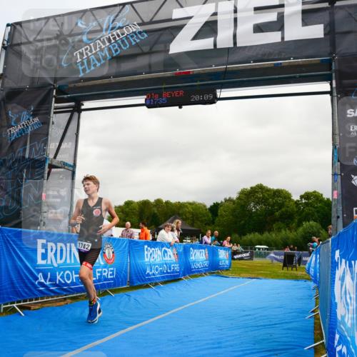 30.08.2026 - Elbe Triathlon Hamburg LAZAROV Photography http://msf.ph/oto/10089558 30.08.2026 12:43:49 Ziel 1742 meine-sportfotos.de