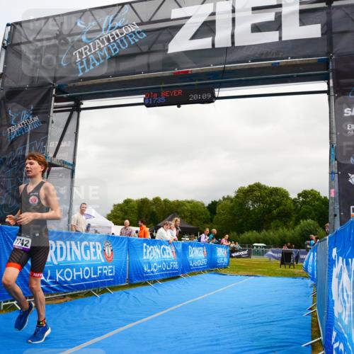 30.08.2026 - Elbe Triathlon Hamburg LAZAROV Photography http://msf.ph/oto/10089562 30.08.2026 12:43:49 Ziel 1742 meine-sportfotos.de