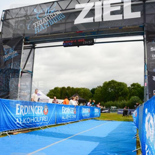30.08.2026 - Elbe Triathlon Hamburg LAZAROV Photography http://msf.ph/oto/10089569 30.08.2026 12:43:56 Ziel  meine-sportfotos.de
