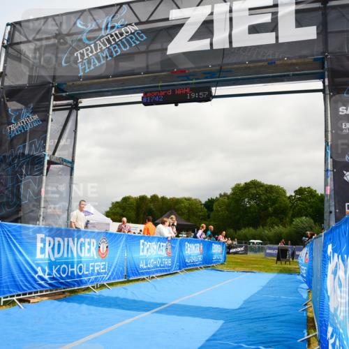 30.08.2026 - Elbe Triathlon Hamburg LAZAROV Photography http://msf.ph/oto/10089573 30.08.2026 12:43:57 Ziel  meine-sportfotos.de