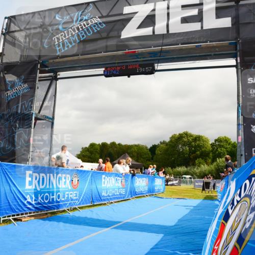 30.08.2026 - Elbe Triathlon Hamburg LAZAROV Photography http://msf.ph/oto/10089600 30.08.2026 12:44:05 Ziel 1747, 1765 meine-sportfotos.de