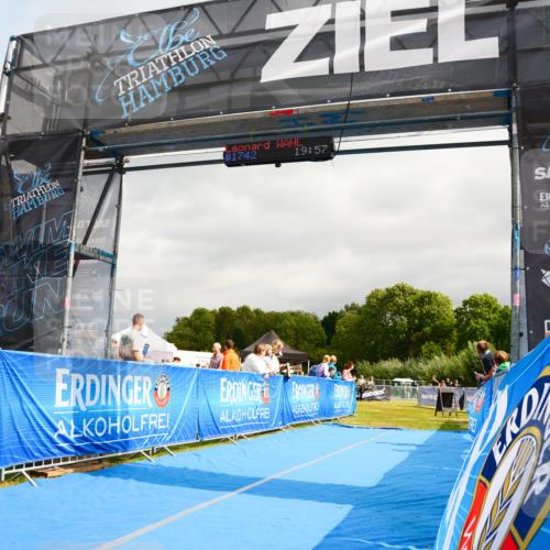 30.08.2026 - Elbe Triathlon Hamburg LAZAROV Photography http://msf.ph/oto/10089604 30.08.2026 12:44:06 Ziel 1747, 1765 meine-sportfotos.de