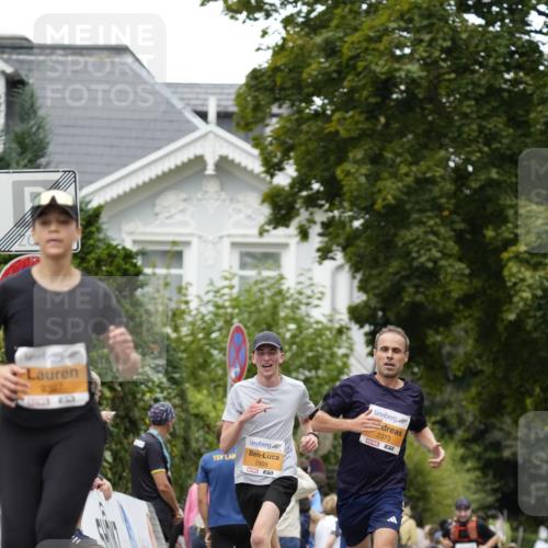 30.08.2026 - Blankeneser Heldenlauf Patografie http://msf.ph/oto/10089644 30.08.2026 11:54:19 Ziel 2327, 2373, 2909 meine-sportfotos.de