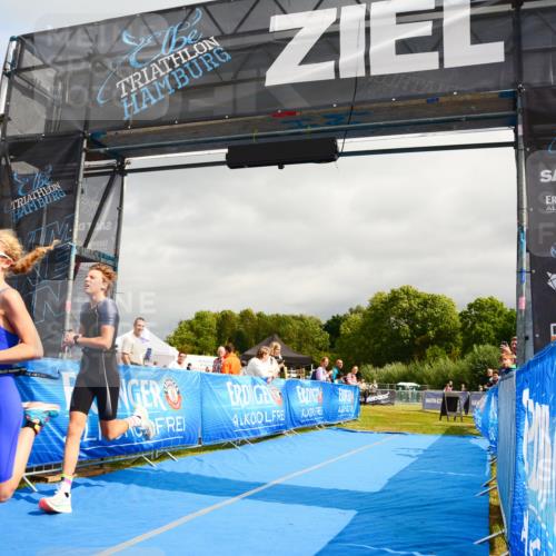 30.08.2026 - Elbe Triathlon Hamburg LAZAROV Photography http://msf.ph/oto/10089652 30.08.2026 12:44:13 Ziel 1747, 1765 meine-sportfotos.de