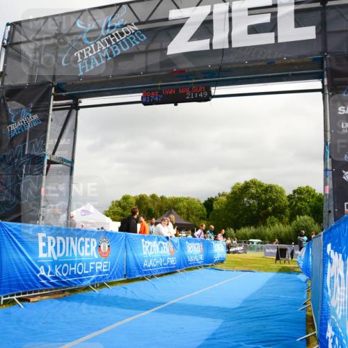 30.08.2026 - Elbe Triathlon Hamburg LAZAROV Photography http://msf.ph/oto/10089662 30.08.2026 12:44:35 Ziel  meine-sportfotos.de
