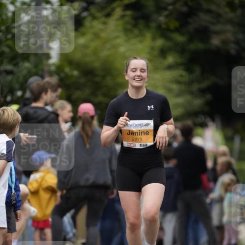 30.08.2026 - Blankeneser Heldenlauf Patografie http://msf.ph/oto/10089678 30.08.2026 11:54:39 Ziel 2701, 2825, 4030 meine-sportfotos.de