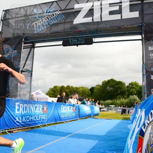 30.08.2026 - Elbe Triathlon Hamburg LAZAROV Photography http://msf.ph/oto/10089711 30.08.2026 12:44:46 Ziel 1743, 1745 meine-sportfotos.de
