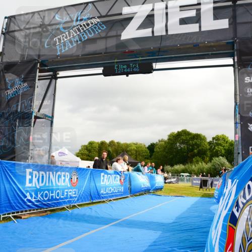 30.08.2026 - Elbe Triathlon Hamburg LAZAROV Photography http://msf.ph/oto/10089715 30.08.2026 12:44:47 Ziel 1743, 1745 meine-sportfotos.de