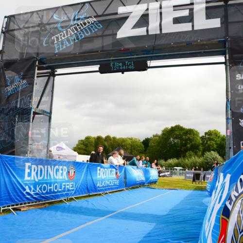 30.08.2026 - Elbe Triathlon Hamburg LAZAROV Photography http://msf.ph/oto/10089719 30.08.2026 12:44:47 Ziel 1743, 1745 meine-sportfotos.de