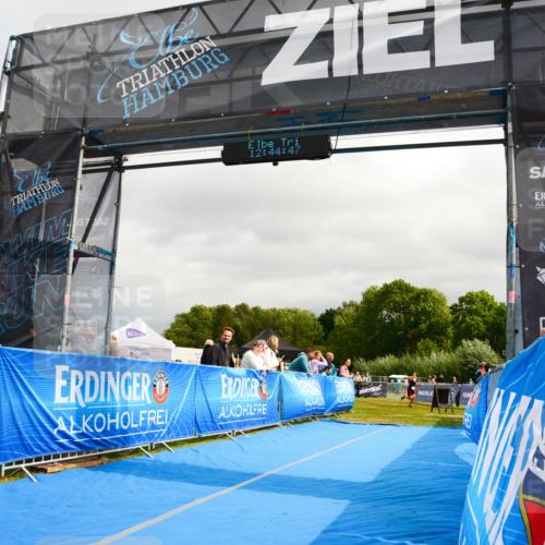 30.08.2026 - Elbe Triathlon Hamburg LAZAROV Photography http://msf.ph/oto/10089734 30.08.2026 12:44:48 Ziel 1743, 1745 meine-sportfotos.de